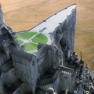 bestlotrvideos's profile picture. Cuenta de @Toikienverse para subir los videos y no tener riesgo de copyright en la principal.