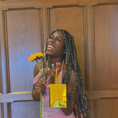 “i want my everyday to make God belly laugh happy He gave life to someone who loves the gift”
@vandyxctrack ‘24 alum
ΔΣΘ 💌