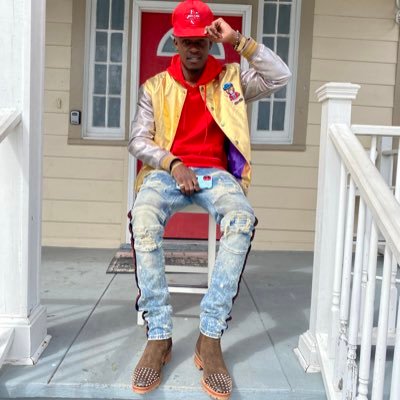 All music platforms: Rockstar Yvesse | #GIFTD wear on the way | Summer tape on the way | 👻: vess_3 | IG: _trendsetta_star