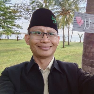 Seseorang tidak dapat lari dari Dzat yang dia tidak dapat berpisah dariNya, sementara dia mencari sesuatu yang ia tidak menjadi kekal dengannya. Ibn 'Athaillah