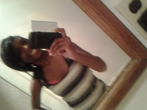 I love me :) short fun wild girl that loves to sing n dance n take photos