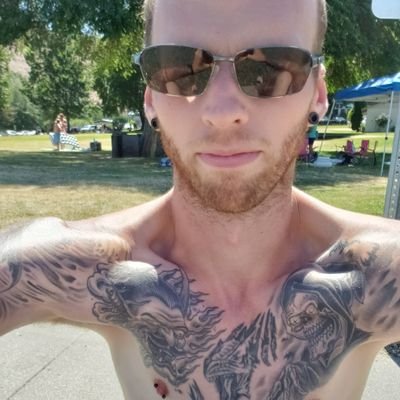 6'5 tattooed
Exercise fanatic💪
Movie lover
Nerd
Outdoors and hiking
https://t.co/IT5X4jsbW4