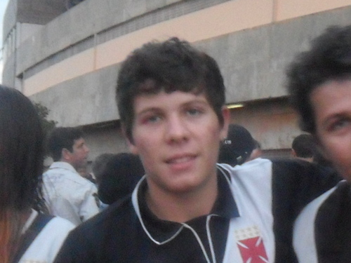 De manhã o tempo me alertou, que só o tempo poderia me ajudar(8)