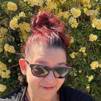 tashakay32's profile picture. book nerd. twihard. music lover. hockey watcher. crafty bitch. world traveler. concert junkie. wannabe photographer.