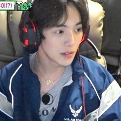 ขอให้พี่มอนมีแต่ความสุข