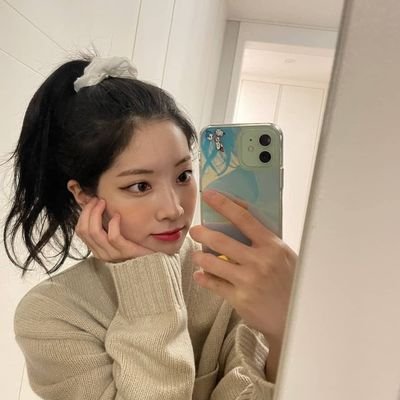 | 23 🇨🇦 🇦🇺 | Kpop 🇰🇷 / Twice 🍭 | I come and go but my love for Dahyun stays the same 🤍