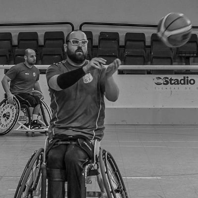 Aita. Jugador de baloncesto en @bilbaobsr. Deportista @BATbasqueteam. Plata Río 2016. Embajador @sunrisemedical. Pregonero Aste Nagusia Bilbao 2014. 🔴⚪️🔴