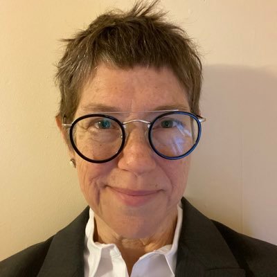 Fond of all the stuff words do. Municipal nerd. Director of Community Engagement & Municipal Policy for Mass Senate President Karen Spilka. Tweets are my own.