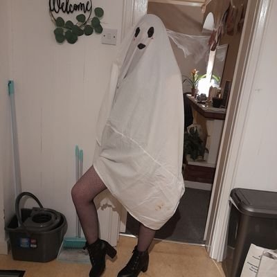 24 / UK / I like PC gaming, D&D, cats and generally complaining about life. 🏳️🌈