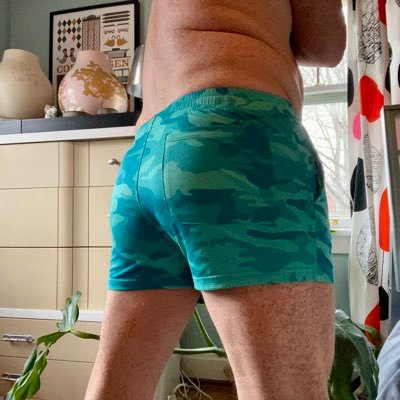 he/him; 40s; Is this alt my midlife crisis? Happily partnered.👬 SC: @otters_journey