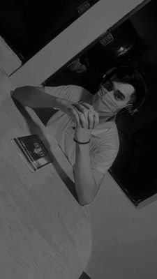 Rojas_Fabi737's profile picture. VENDER