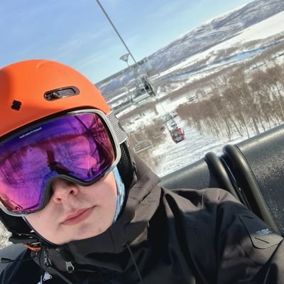 OXAZ98's profile picture. Hejar på Skellhell :)

Bor i fiendeland :/
