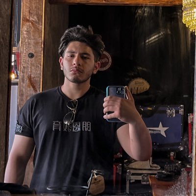 mani_m212's profile picture. https://t.co/SURGeKvb59 بک بده لاشی نباش!