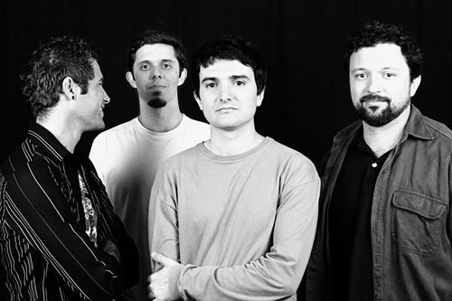 Banda influenciada por Jars of Clay, Travis, Oasis, Mute Math, Coldplay, Killers, etc...
