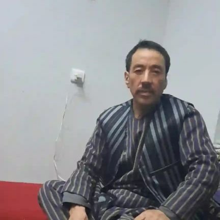 rwhallh14736193's profile picture. زنده گی کردن