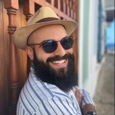 Estudiante de la vida. Amante de la inventiva e ingenuo soñador de ideales...