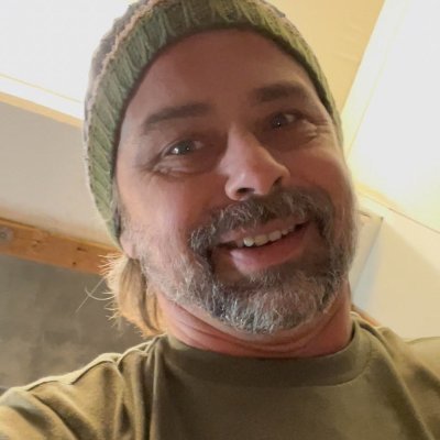 georgetriplett's profile picture. Actor, Artist and Handyman