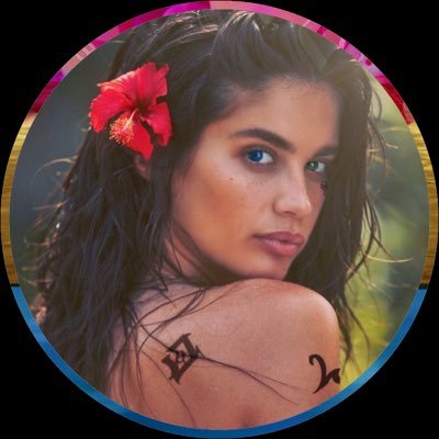 The weirdo. Free spirited and often curious, far from your typical shadowhunter. Pre-Cognitive and part Fae with a talent for tarot readings. #Galatea