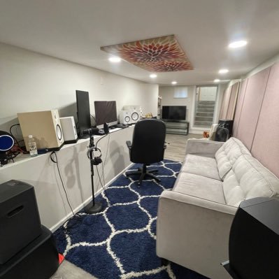 Richmonchowks's profile picture. A&R|| @princybright Personal Assitant X Manager|| Talent Manager ||@boawent @7elevenstudios . 🎥 FilmMaker x Videographer