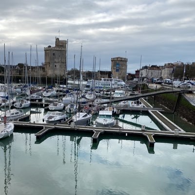 french,citoyen engagé, #lgbt #english l'art ,culture ,informations,découvert 🏳️‍🌈🇪🇺 polyglot 🇫🇷 #larochelle