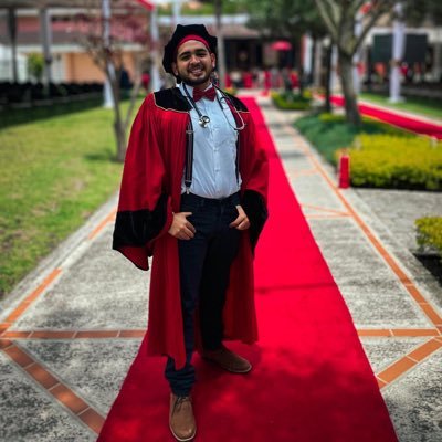 juanito12315678's profile picture. Médico General 🧑🏾‍⚕️                            USFQ Alumni 🐉