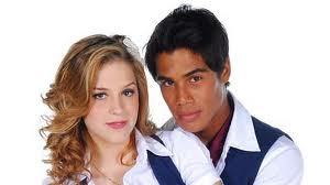 a novela rebelde esta fazendo muito susseso por isso que eu amo os REBELDES ♥