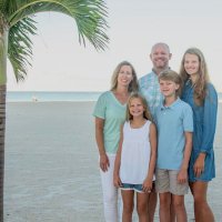 Brooke Lowe (@belowemama) 's Twitter Profile