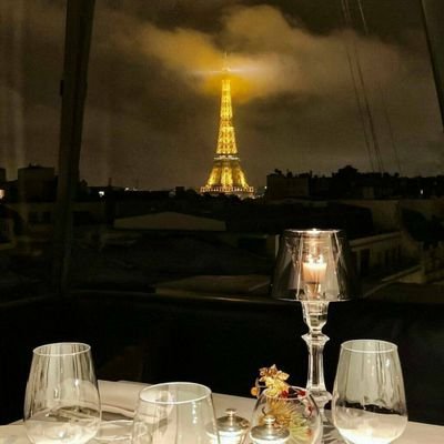 ay_1406's profile picture. CS student 💻