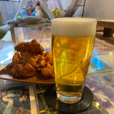 お酒、読書、映画、音楽、美容を愛するいい歳した東京住みの息子を大好きな、いい歳したオカンです。医療事務してます 大阪在住 メンタルカウンセリングしてます、こちらもどうぞよろしくお願いします🙇→@MonnaLi19176276