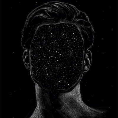 لا تنشد الشُوق عنّي وانت إدرابه نفسي تمنّاك وانت أغلى حبايبها .🖤