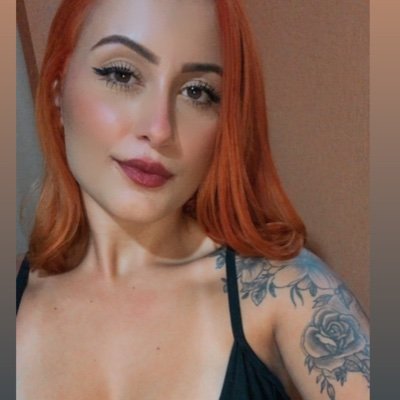 Sagitariana ♐️
FLAMENGUISTA 🖤❤️
Dona do próprio negócio 💫
Mãe do príncipe Arthur 💙👑
Insta: eduarda_perdomo16