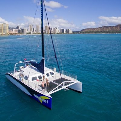 Putting the simplicity & aloha in chartering sails in Oahu, Hawai’i ⛵️