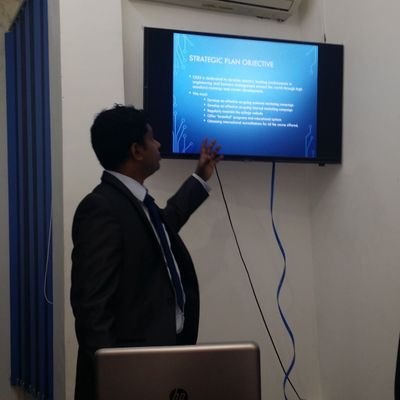 AbuAshif5's profile picture. 360° Recruiter | Talent Matchmaker in Dubai 🇦🇪 | Blue & White Collar Hiring | Helping Businesses Grow & Job Seekers Shine ✨ | #UAEJobs #Recruitment #HR