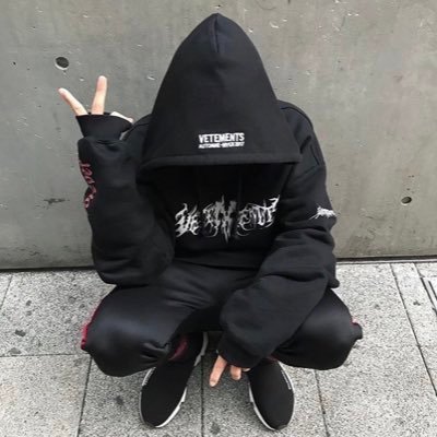 Ace__jp_'s profile picture. 都内にビルを2棟、全国にも多数不動産を保有 / その他関東にて様々な事業を展開 / この多額の資産へ還元する為、Twitterを再開します。