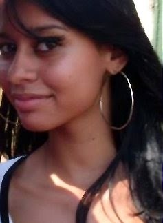 18 aninhos, escorpiana... Feliz da viida.. amo minha familia, amigos, meu namorado... E todas aquelas pessoas q fazem parte da minha vida...
