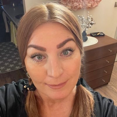 klaudibutterfly's profile picture. Hello, I am Klaudi, mom of two, loving person, medical representative and owner of a doggy🌸