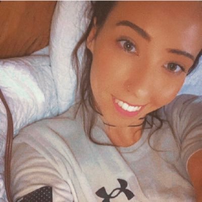 29 . Boutique Store Owner mommy of 4 beautiful kids Beauty guru and influencer 💄💋