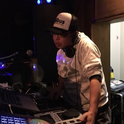 ユーロビート大好きリスナーDJです😁1989年から聞き始め、最新曲も追ってます♫最近はVDJも始めました✌️大阪で細々とDJ活動中 ユーロビート専門学校校長です👩‍🎓