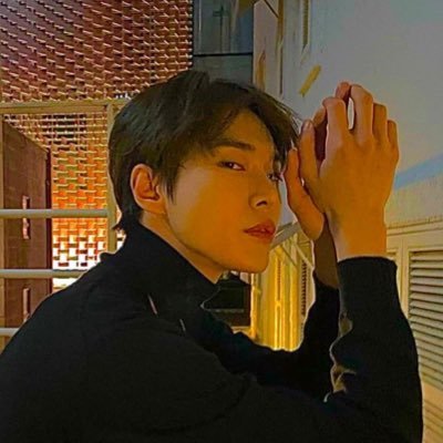 ateez keep their pussy poppin on stage whilst your faves grease their limbs with WD40