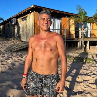 Papá@Ciro MultiCampeón@RIVERPLATE CEO@EMUNAVIAJES Periodismo@ETER  DiseñoGráfico@UBA JTP@DGPC.FADU Sistemas@ORT Malabares, Equilibrio &...