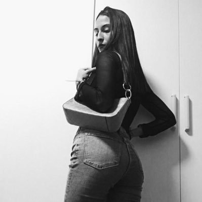 angela_solaz10's profile picture. 