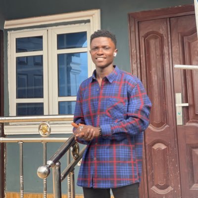 temidayoola_'s profile picture. 