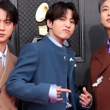 nefelibata_at's profile picture. 