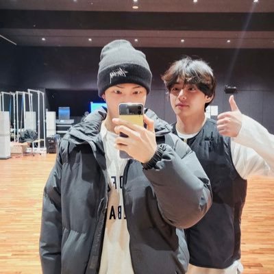 jesz1394's profile picture. Double bias #Taejoon 💜 #RM #V