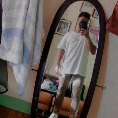 sizzling__sisig's profile picture. the rain is about to fall.
