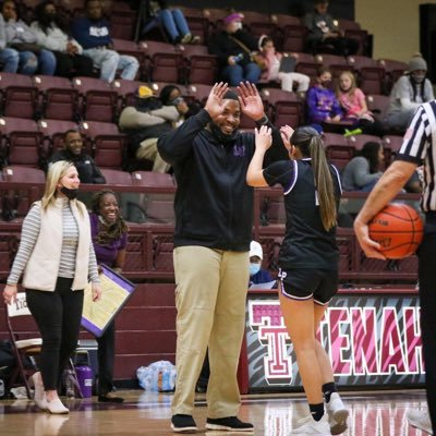 Lufkin Head Girls Basketball Coach/ LHS Athletic Advisor/ LHS Assistant Recruiting Coordinator/ Football Coach #TJCalum #SFAalum #RIPMikeMotte #HuntsvilleTX