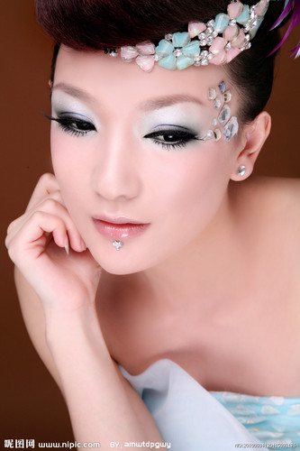 colorfulonline's profile picture. Colorfulonline is a company specialized in women's make up palettes, brushes, false eyelashes, glue etc .
Email: sales01@colorfulonline.com
