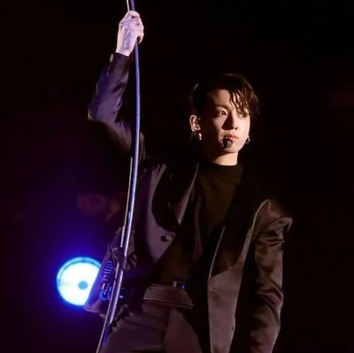 방탄소년단 ⟭⟬