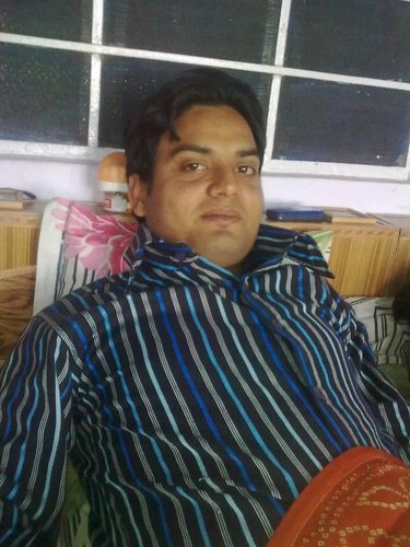 hchansoria's profile picture. i am a parson with lots emotion...... caring my family and love my friend