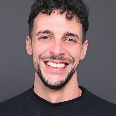 🕺Reina del pop / Canto - Actuo - Hago risas 💻Me gano la vida haciendo SEO
📺 Tengo 1 podcast “El moño de la Bernarda” 🎤Mi música en Spotify
🖼️ Ig: @enekohv